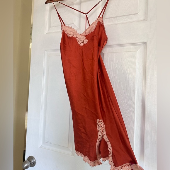 Victoria’s secret silk chemise - Picture 2 of 5